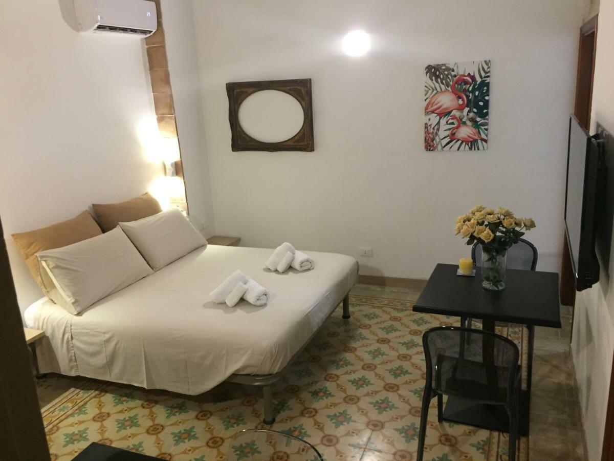 Al Civico 9 Apartman Trapani Kültér fotó